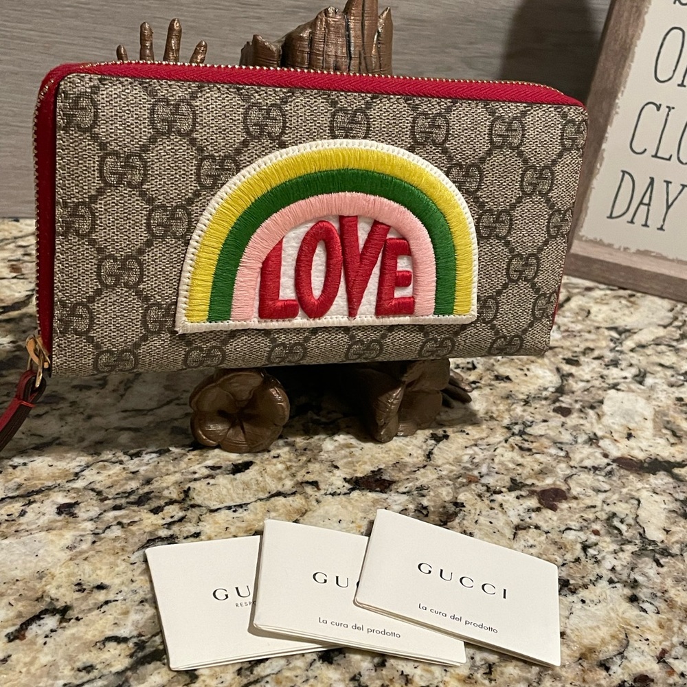 Gucci Supreme Monogram Rainbow Love Zip Around Wallet